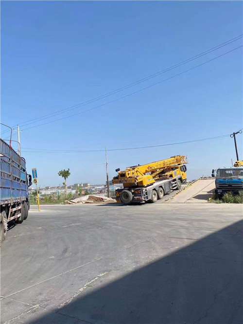 天峨县25吨吊车的租赁价格大概是多少？