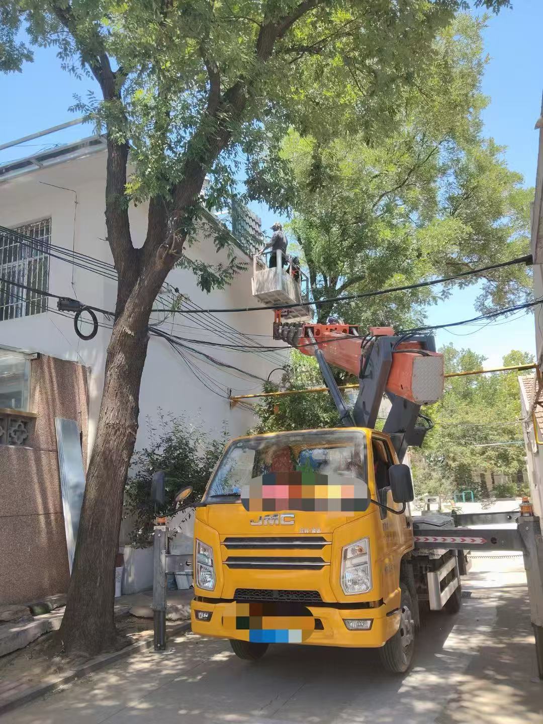 天峨县高空作业车能吊装重物吗？最大承载多少公斤？